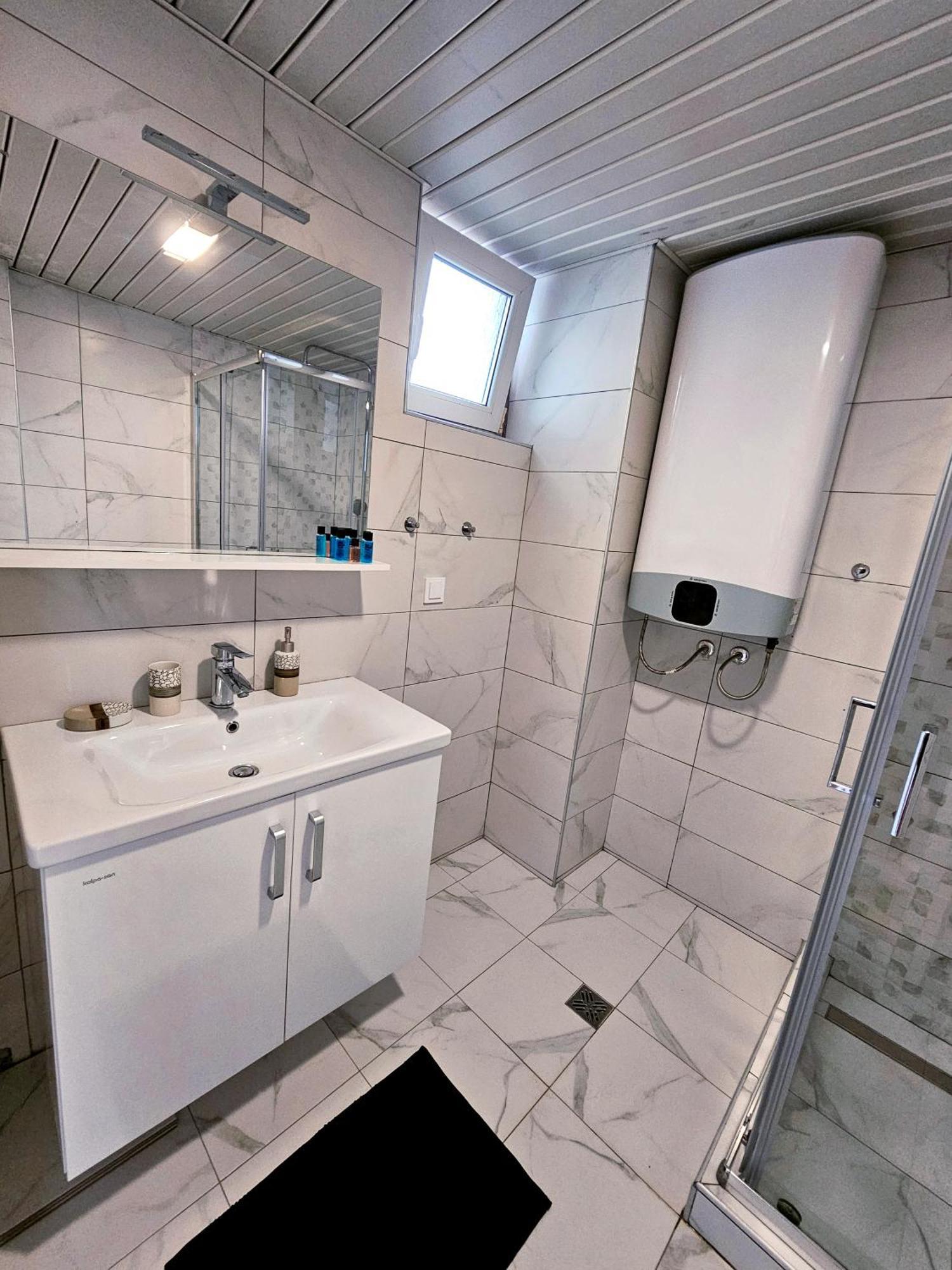 Centre Luxury Apartment Skopje Buitenkant foto