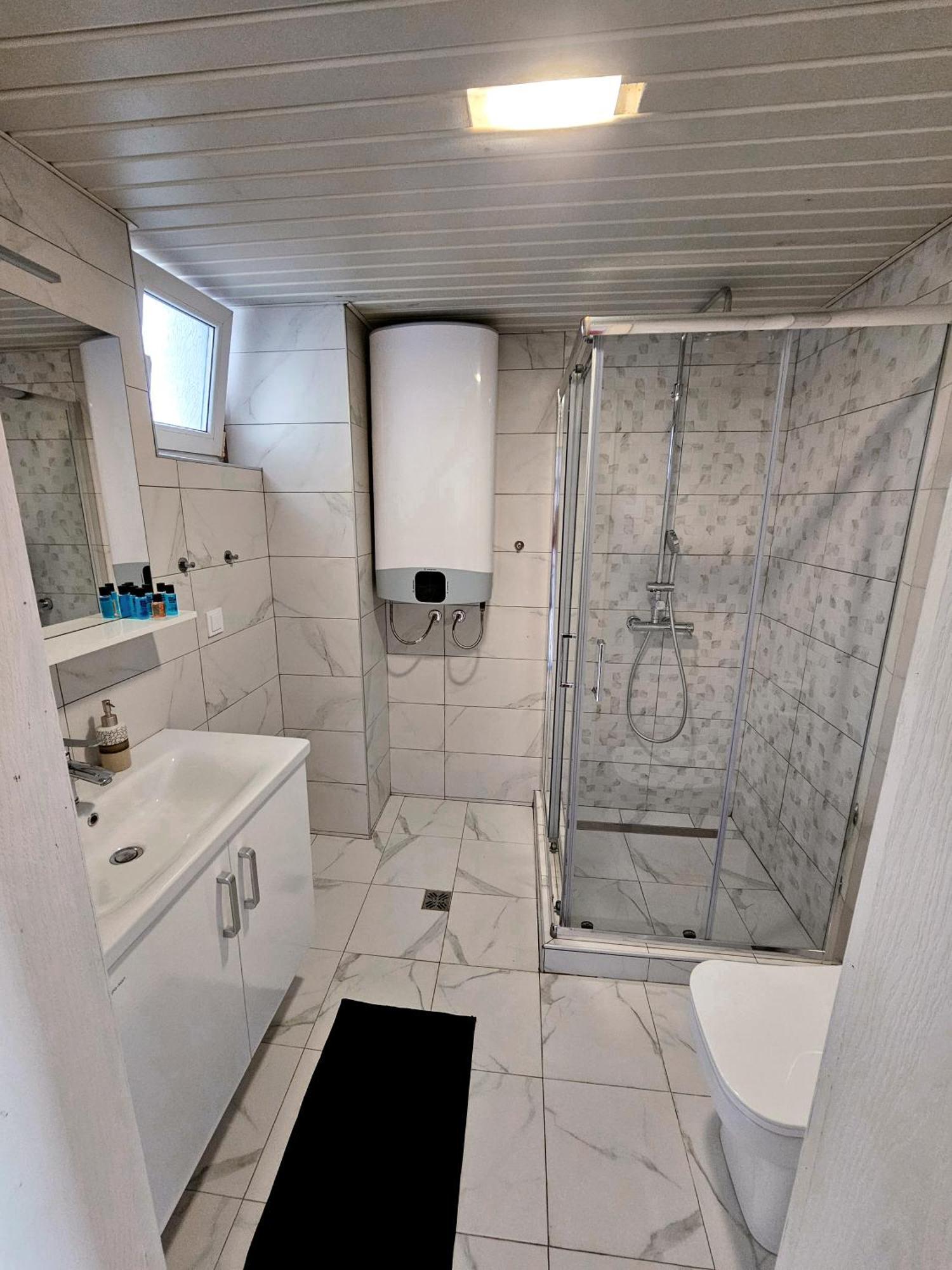 Centre Luxury Apartment Skopje Buitenkant foto