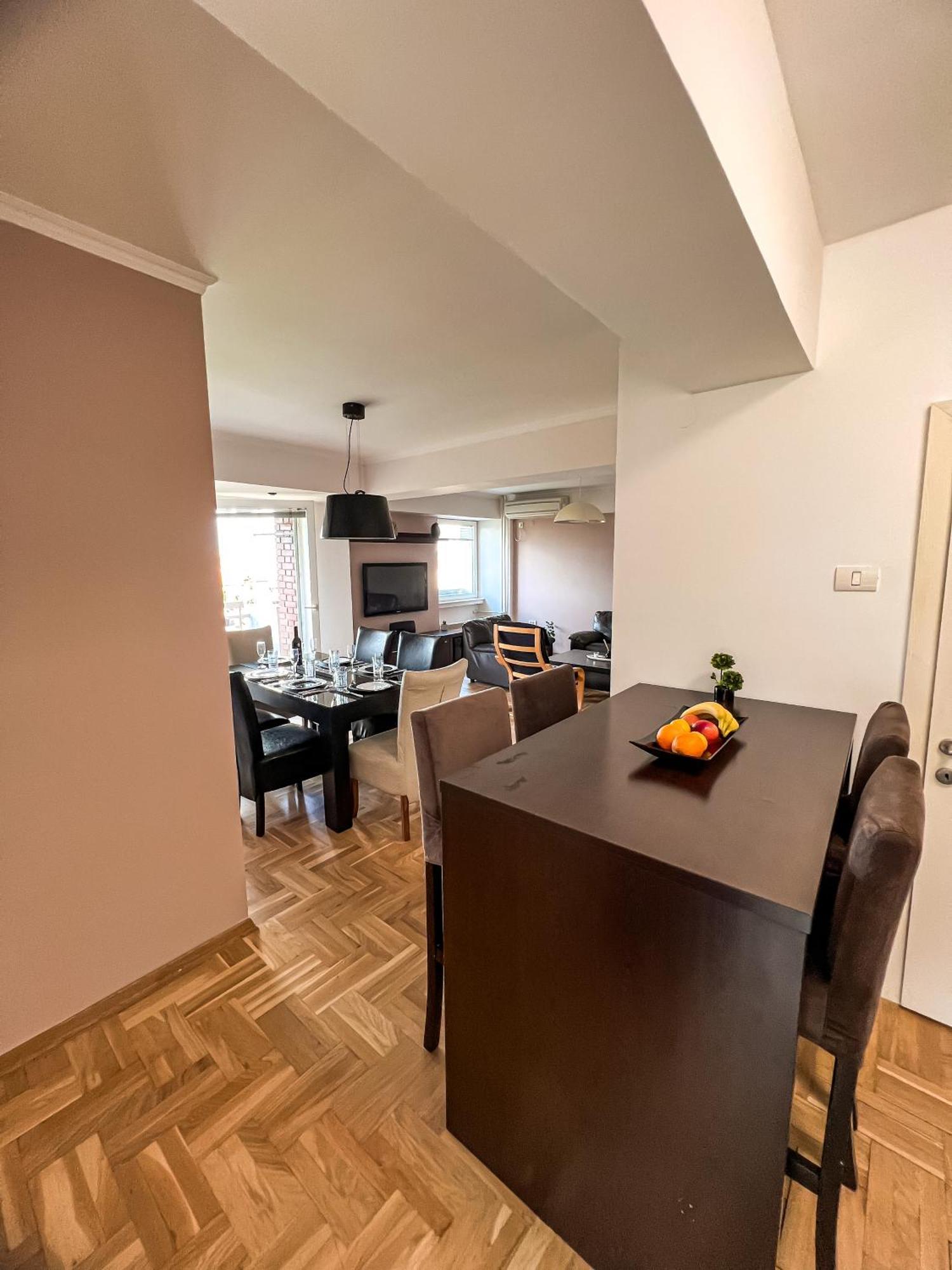 Centre Luxury Apartment Skopje Buitenkant foto
