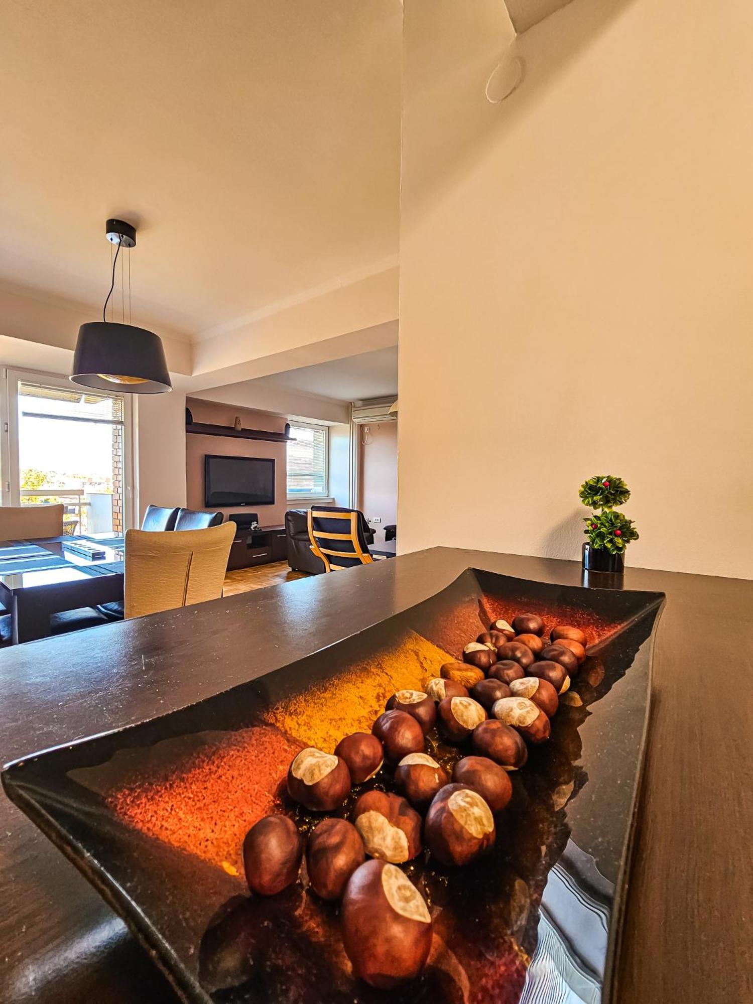 Centre Luxury Apartment Skopje Buitenkant foto