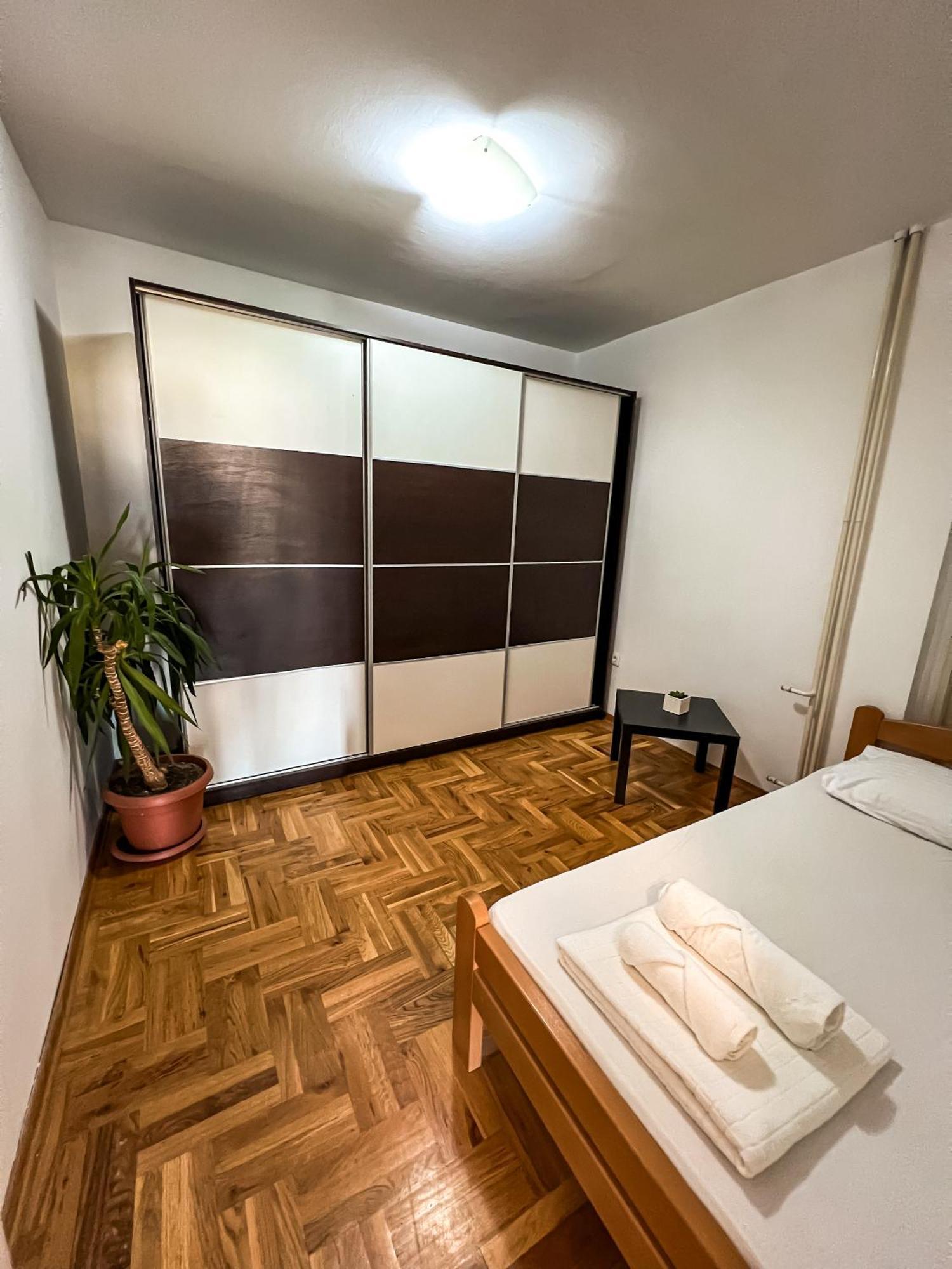 Centre Luxury Apartment Skopje Buitenkant foto