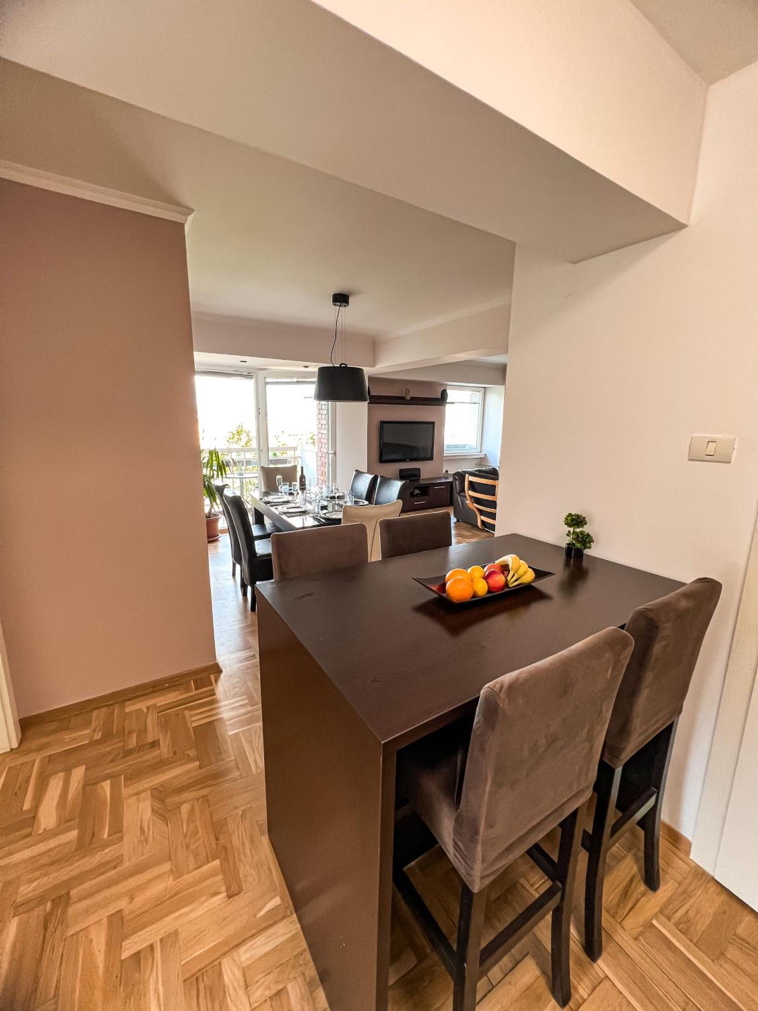 Centre Luxury Apartment Skopje Buitenkant foto